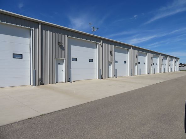 400 46th Ave NE, Minot, ND 58703